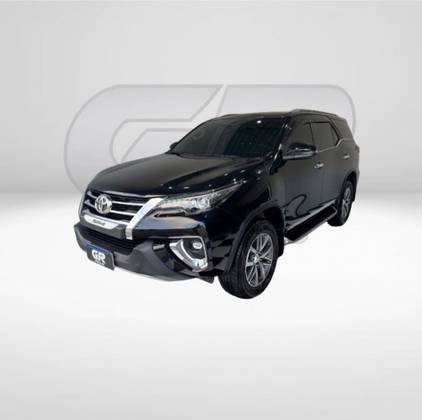 TOYOTA HILUX 2.8 SRX 4X4 CD 16V DIESEL 4P AUTOMÁTICO TOYOTA HILUX 2.8 SRX 4X4 CD 16V DIESEL 4P AUTOMÁTICO